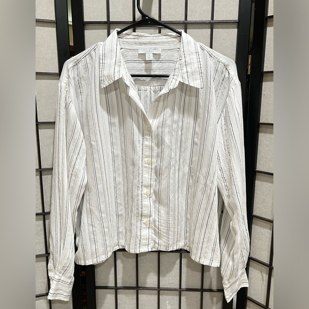Ann Taylor Weekend White Shirt with Black Stripes WOMEN SIZE M
